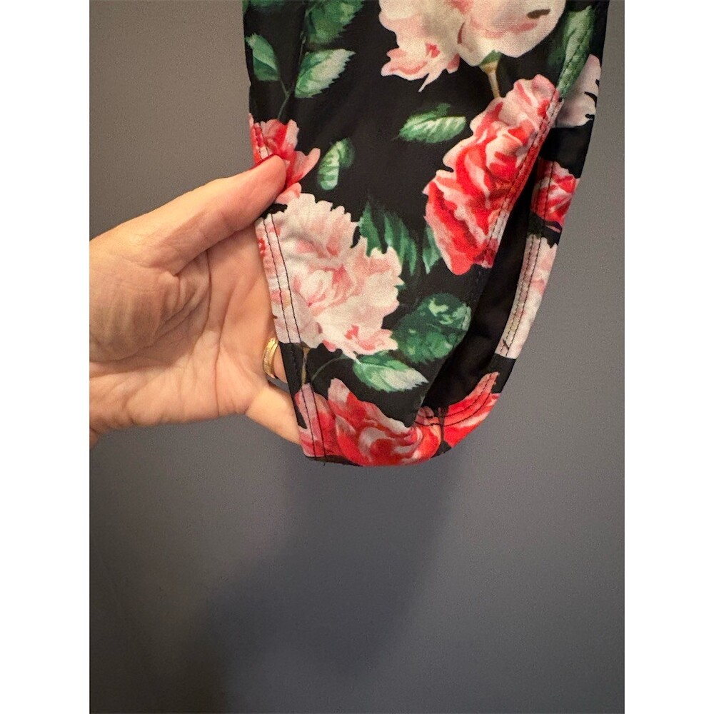 Cupshe Women's One Piece Swimsuit Size M Black Pink Floral Plunge V-Neck - Picture 4 of 7